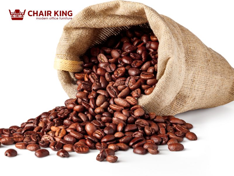 Sử dụng cafe rang khử mùi hôi của ghế sofa